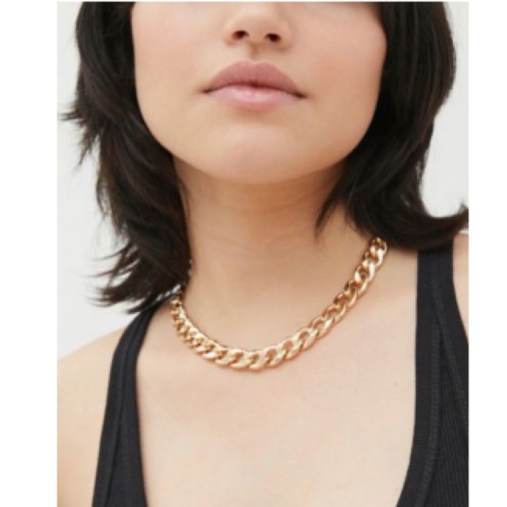 Curb chain necklace